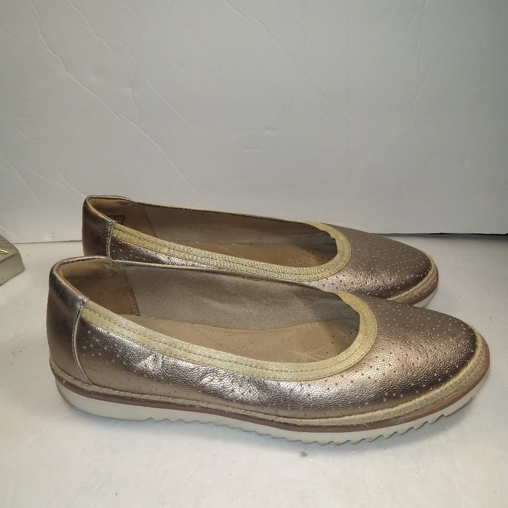 Clarks Serena Kellyn Metallic Gold Slip On Shoes Women's sz 8W